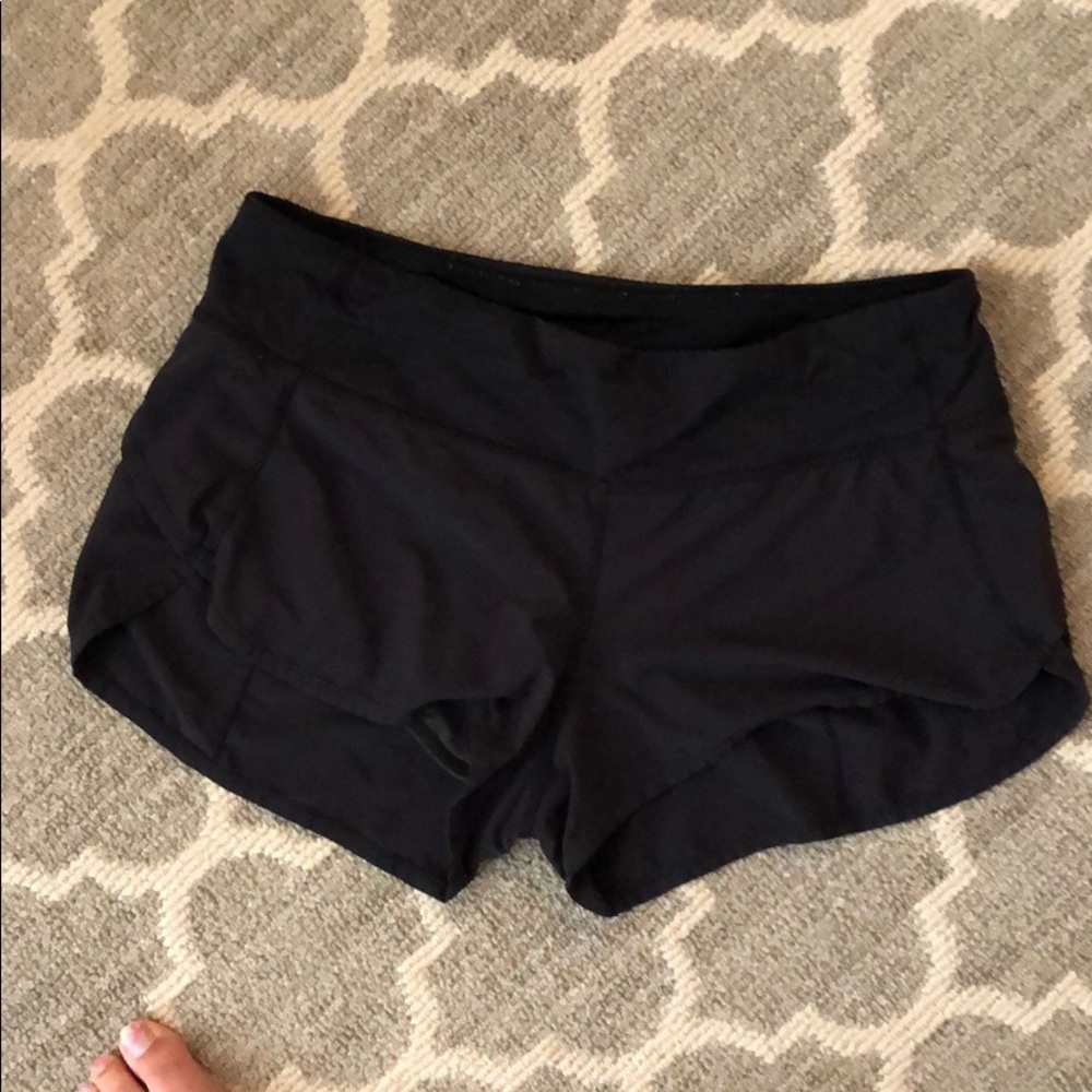 LULULEMON SPEED SHORTS! Size 6